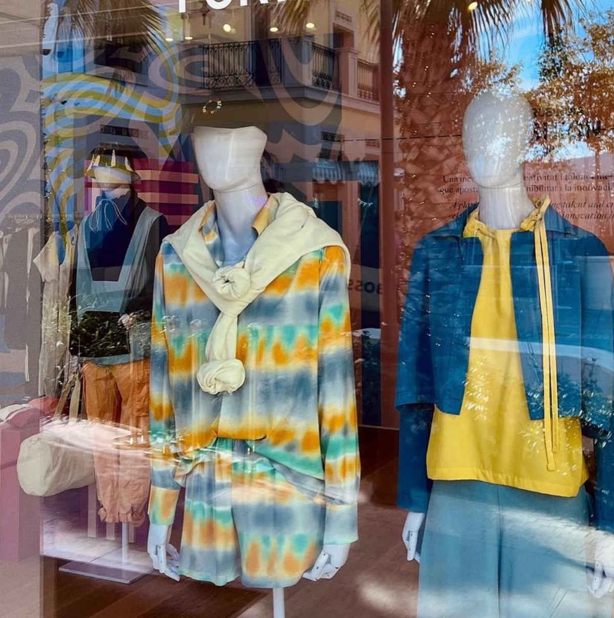 PARAISO POP UP AT LA ROCA VILLAGE